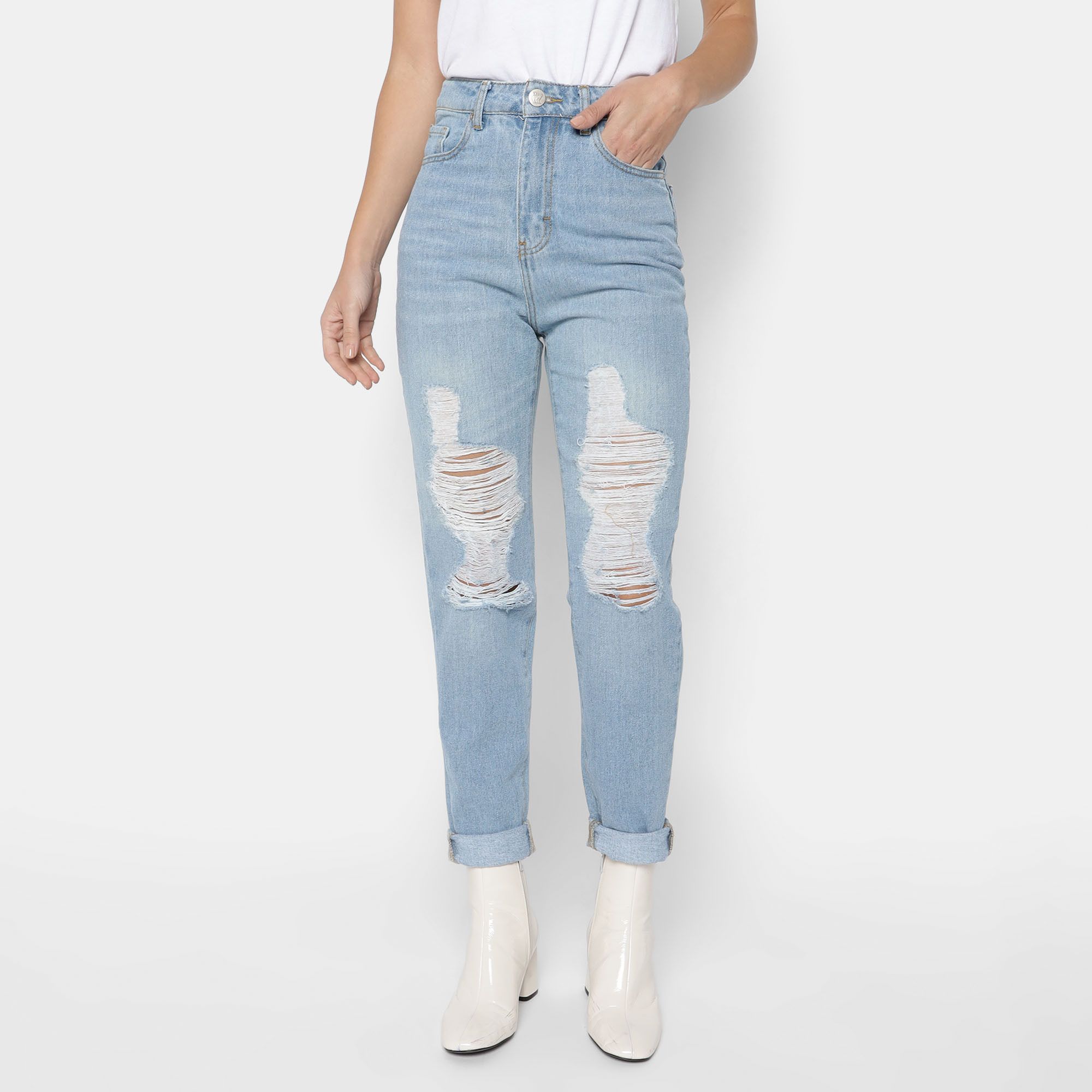 Outfit Pantalon Mezclilla Claro Mujer Tenis Outfit Jean Azul Claro